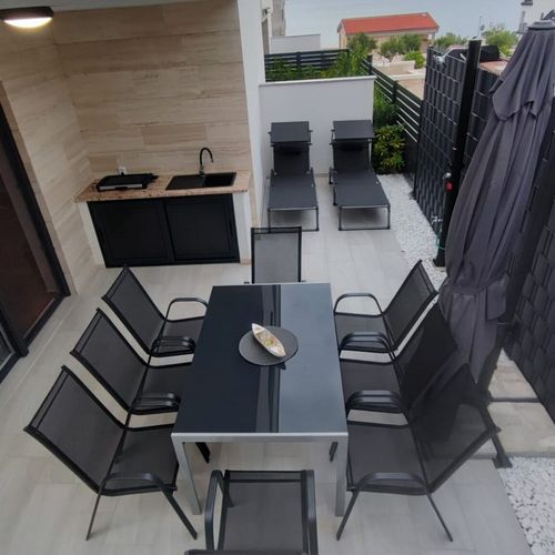 Domek całoroczny 8-osobowy Family częściowy z widokiem na morze