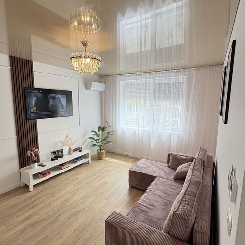 Apartament la etaj cu aer condiționat cu 2 camere pentru 4 pers.