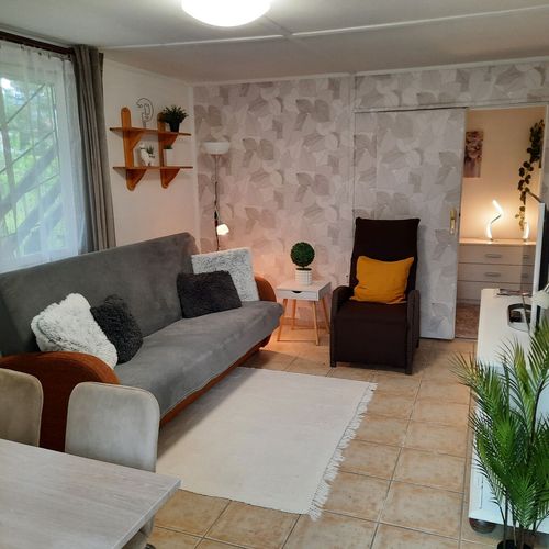 Casă de weekend family întreaga unitate pentru 6 pers. (se inchirieaza doar integral)