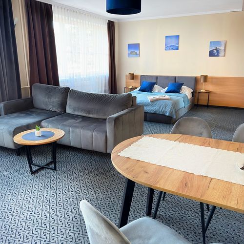 Apartament cu balcon cu baie cu 2 camere pentru 5 pers.