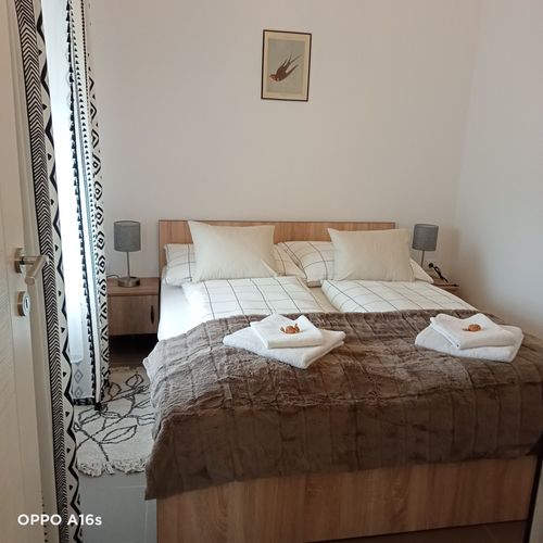 Apartament familial(ă) cu vedere spre curte pentru 5 pers. (se inchirieaza doar integral)