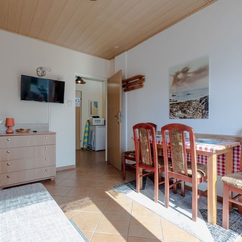 Apartament standard studio cu 2 camere pentru 4 pers.