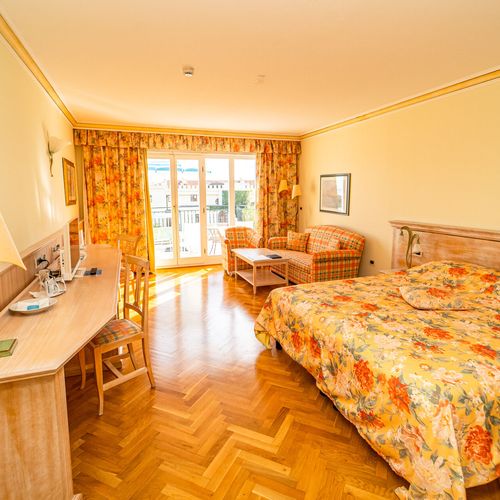 Camera twin deluxe cu vedere spre mare