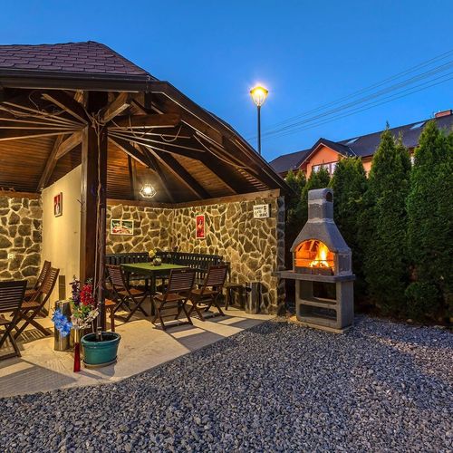 Apartament la etaj cu vedere spre munte cu 2 camere pentru 5 pers.