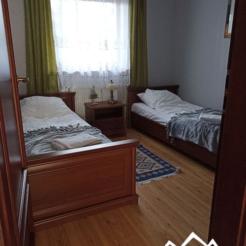 Apartament 6-osobowy na parterze z aneksem kuchennym z 2 pomieszczeniami sypialnianymi