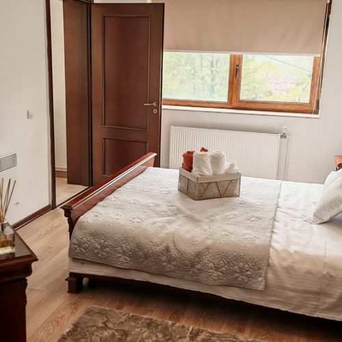 Vilă vilă cu vedere spre munte pentru 10 pers. (se inchirieaza doar integral)