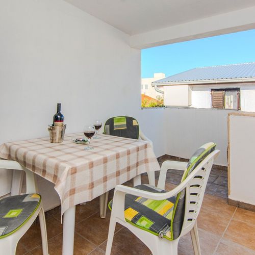 Apartament classic la etaj cu 2 camere pentru 4 pers.