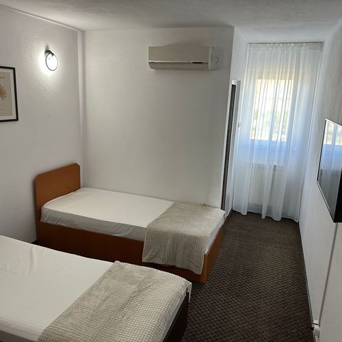 Camera twin economy cu balcon