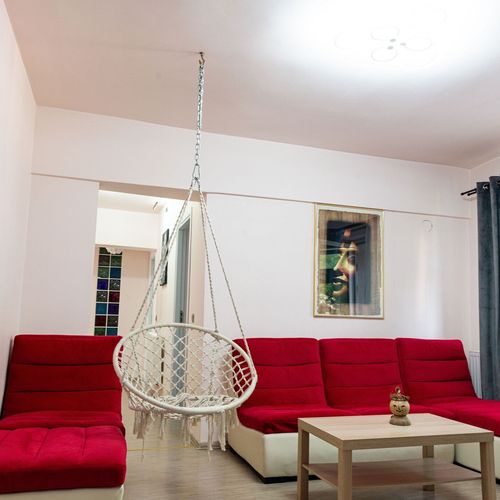 Apartament la etaj cu vedere spre pădure pentru 6 pers. (se inchirieaza doar integral)