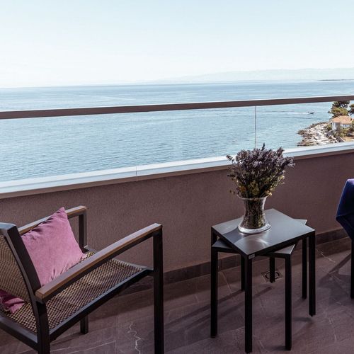 Camera twin cu balcon cu vedere spre mare