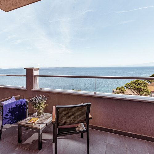 Suita cu balcon cu vedere spre mare cu 1 camera pentru 2 pers.