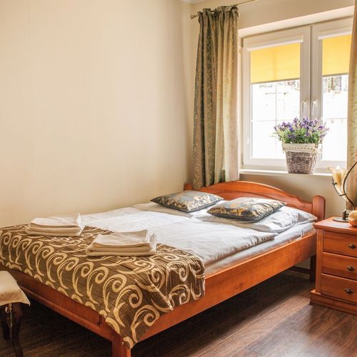Camera tripla standard cu baie