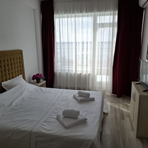 Apartament cu vedere spre mare cu vedere spre lac cu 2 camere pentru 4 pers.