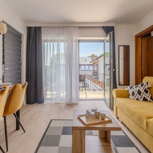 Apartament la etaj cu aer condiționat cu 2 camere pentru 4 pers.