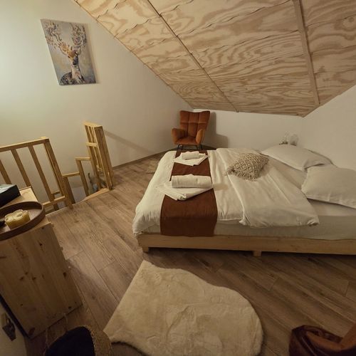 Cabană romantică întreaga unitate pentru 4 pers. (se inchirieaza doar integral)