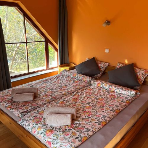 Casă de vacanță familial(ă) întreaga unitate pentru 7 pers. (se inchirieaza doar integral)