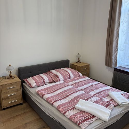 Apartament lux cu aer condiționat cu 1 camera pentru 4 pers. (se poate solicita pat suplimentar)