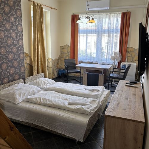 Camera twin la parter cu aer condiționat