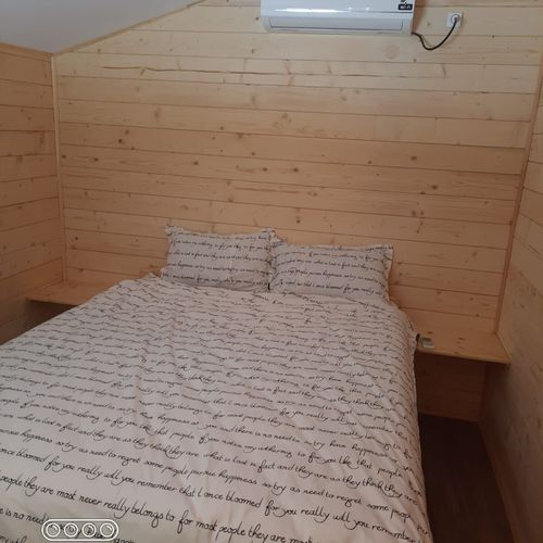 Cabană vip pentru 2 pers. (se inchirieaza doar integral)