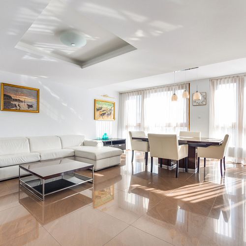 Apartament 4-osobowy z 2 pomieszczeniami sypialnianymi