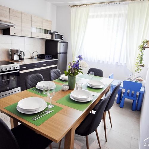 Apartament 6-osobowy Family z widokiem na góry z 3 pomieszczeniami sypialnianymi