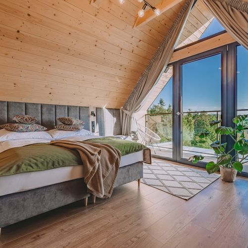 Casă de vacanță cu vedere spre munte pentru 6 pers. (se inchirieaza doar integral)
