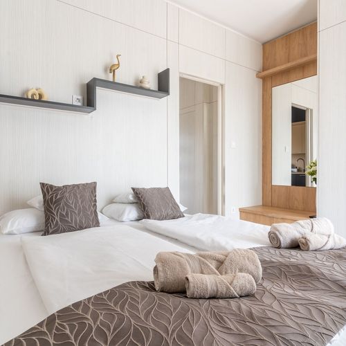 Apartman s klimatizací pro 4 os. se 2 ložnicemi s výhledem na jezero (s možností přistýlky)