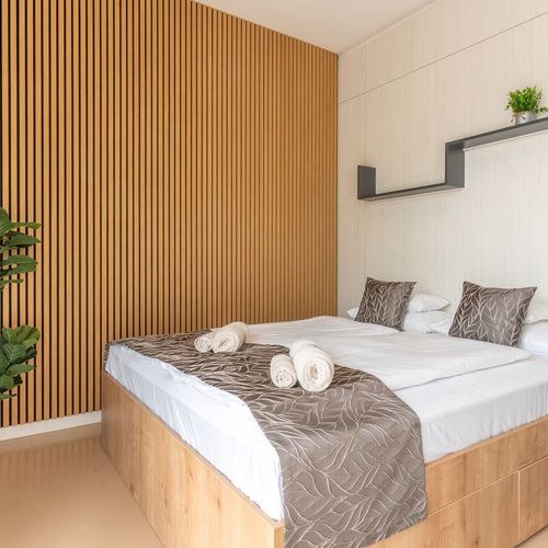 Apartman s klimatizací pro 4 os. se 2 ložnicemi s výhledem na jezero (s možností přistýlky)