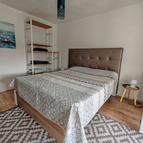 Apartament la parter cu vedere spre grădină cu 1 camera pentru 2 pers.