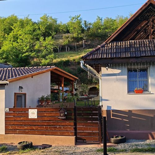Casa rustică familial(ă) întreaga unitate pentru 4 pers. (se inchirieaza doar integral)