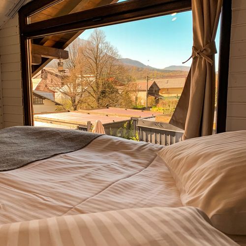 Cabană la etaj chalet 1 pentru 4 pers. (se inchirieaza doar integral)
