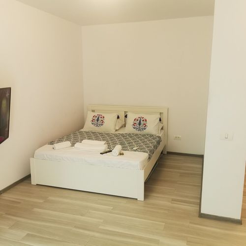 Apartament la parter cu aer condiționat cu 1 camera pentru 3 pers.