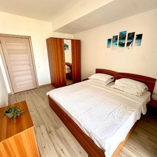 Apartament pentru 4 pers. (se inchirieaza doar integral)