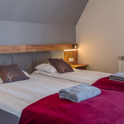 Apartman s balkónem s vlastní malou kuchyňkou pro 2 os. s 1 ložnicí
