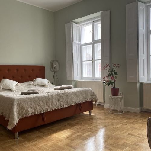 Apartament la parter întreaga unitate pentru 6 pers. (se inchirieaza doar integral)
