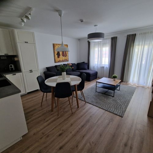 Apartament standard la etaj cu 3 camere pentru 6 pers.