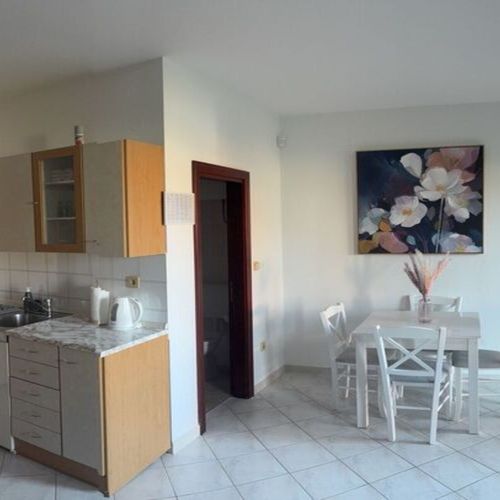 Apartament art la parter cu 2 camere pentru 4 pers.