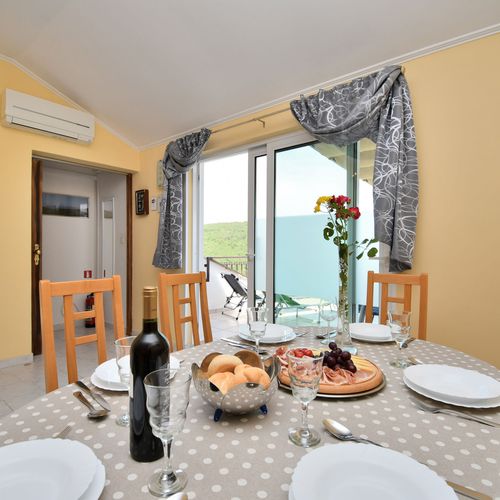 Apartament cu 4 camere pentru 6 pers.