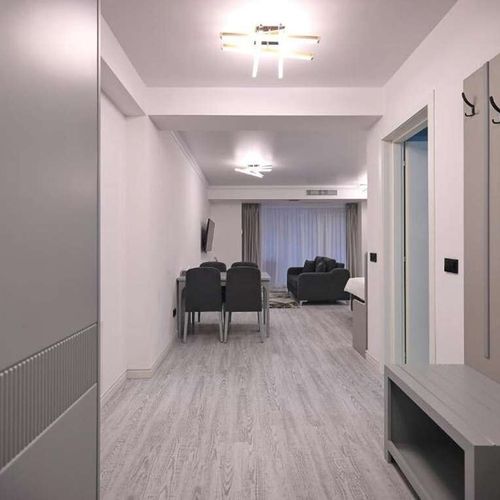 Apartament deluxe cu vedere spre oraș cu 2 camere pentru 4 pers.