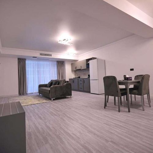 Apartament deluxe cu vedere spre mare cu 2 camere pentru 4 pers.
