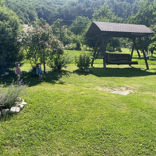 Casă de vacanță întreaga unitate cu vedere spre munte pentru 8 pers. (se inchirieaza doar integral)