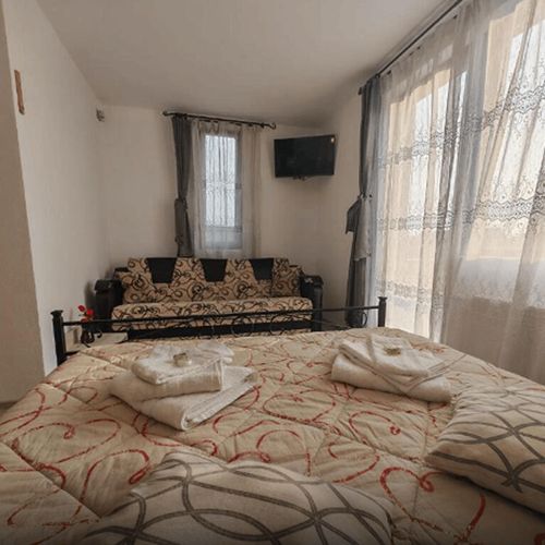 Camera cvadrupla cu panoramă