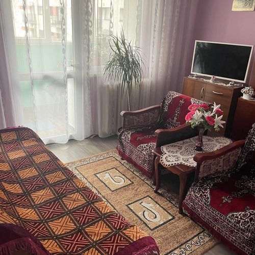 Apartament la etaj cu balcon cu 2 camere pentru 4 pers.