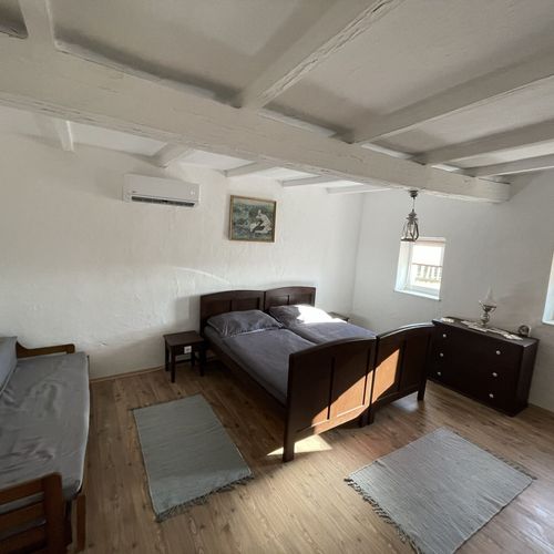 Casa rustică pentru 8 pers. (se inchirieaza doar integral)