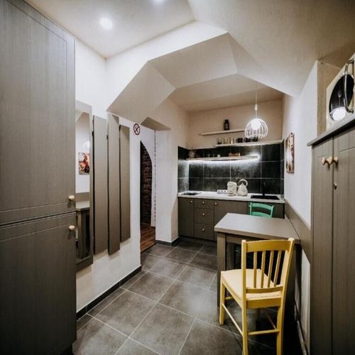Apartament la parter cu vedere spre curte cu 1 camera pentru 2 pers.