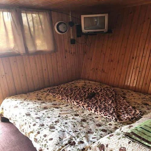 Bungalow pentru 2 pers. (se inchirieaza doar integral)
