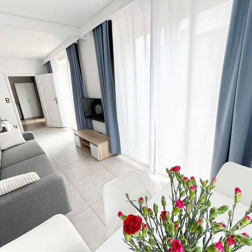 Apartament 6-osobowy na parterze z tarasem z 2 pomieszczeniami sypialnianymi