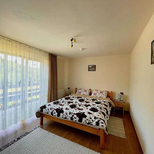 Cabană pentru 22 pers. (se inchirieaza doar integral)