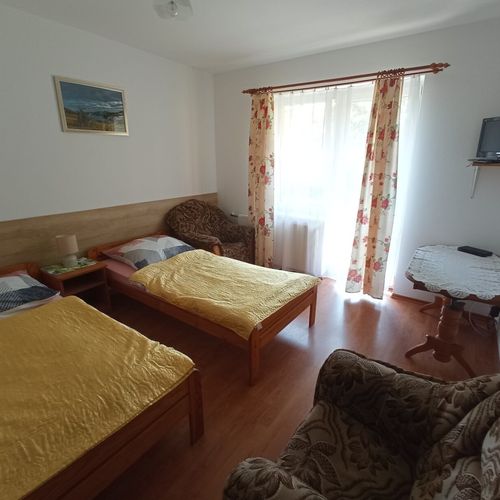 Pokój 2-osobowy na parterze z widokiem na ogród