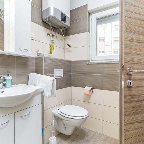 Apartament pentru 2 pers. (se inchirieaza doar integral)